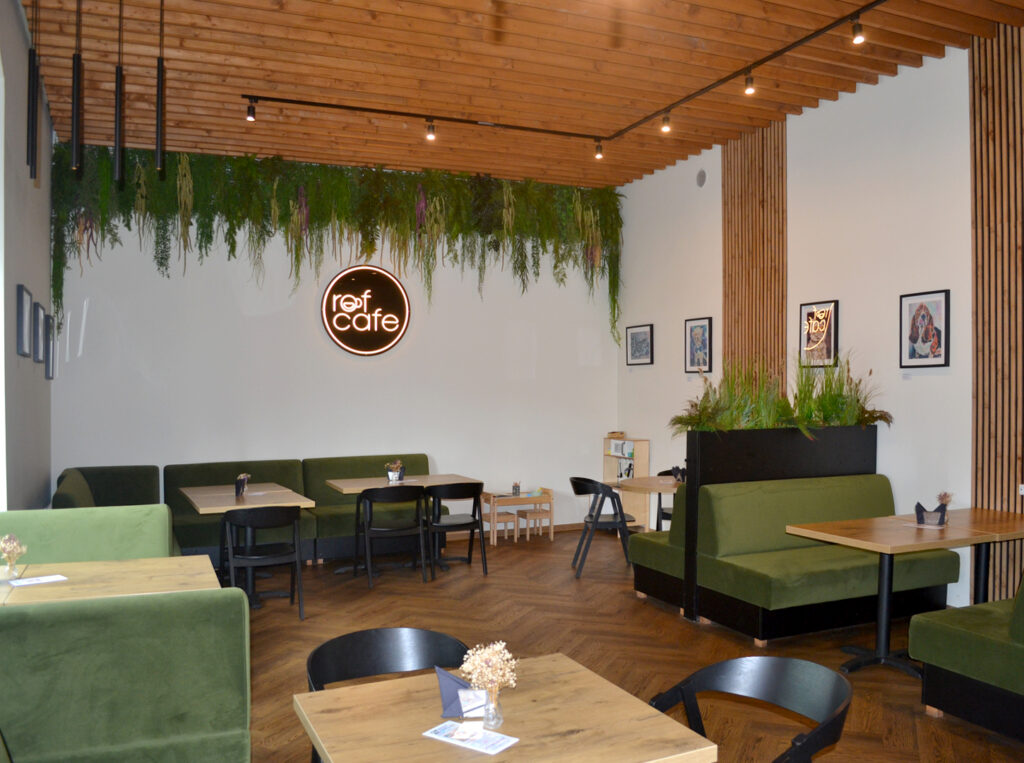 Little Paws, Big Heart – installation view at Raf Cafe, Tallinn